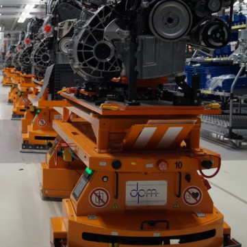 dpm Automated Guided Vehicle for power train assembly